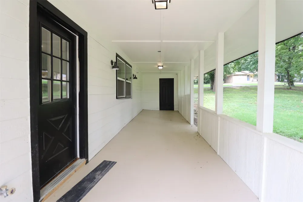 1516 W School Street Claremore, OK 74017