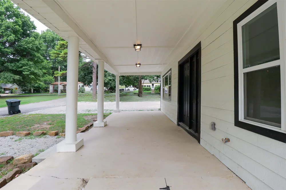 1516 W School Street Claremore, OK 74017