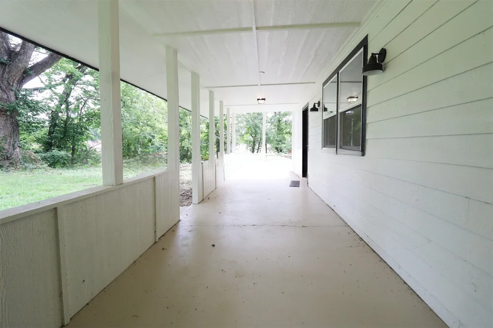 1516 W School Street Claremore, OK 74017