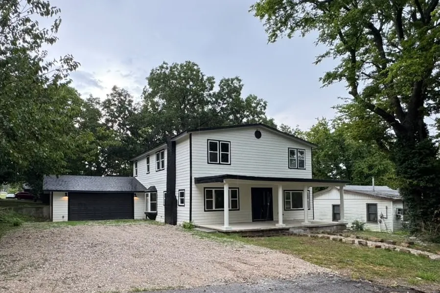 1516 W School Street Claremore, OK 74017