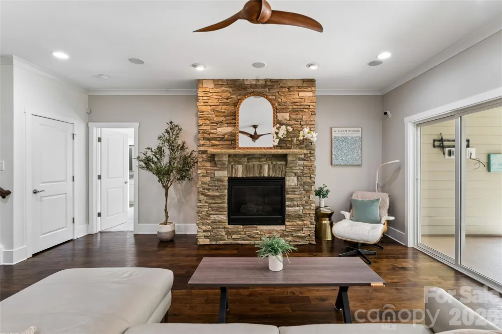 10177 Lakeshore Drive Lancaster, SC 29720