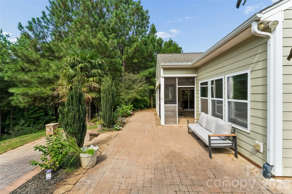 10177 Lakeshore Drive Lancaster, SC 29720