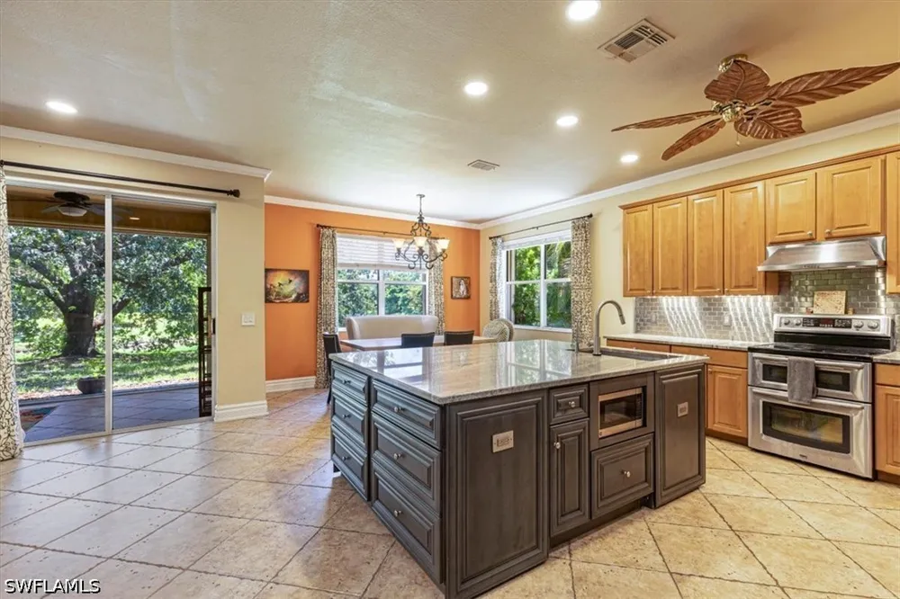 Burnt Pine Drive Naples, FL 34119