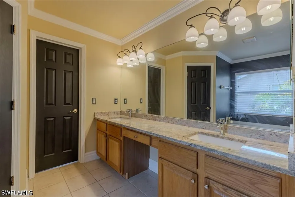 Burnt Pine Drive Naples, FL 34119