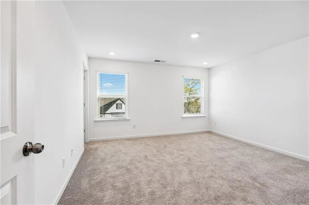 33 Constitution Avenue Pendergrass, GA 30567