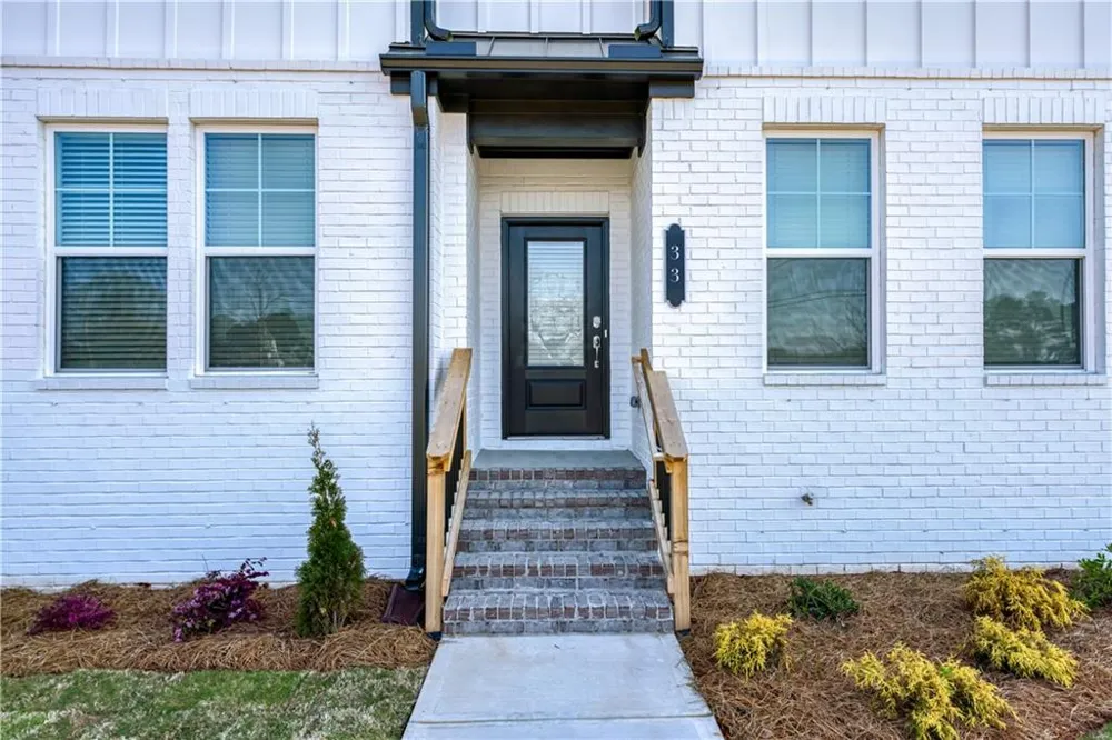 33 Constitution Avenue Pendergrass, GA 30567