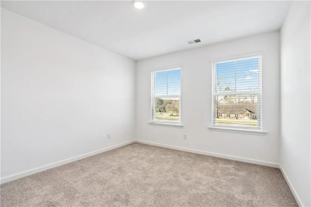 33 Constitution Avenue Pendergrass, GA 30567
