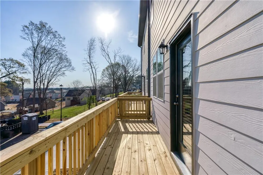 33 Constitution Avenue Pendergrass, GA 30567