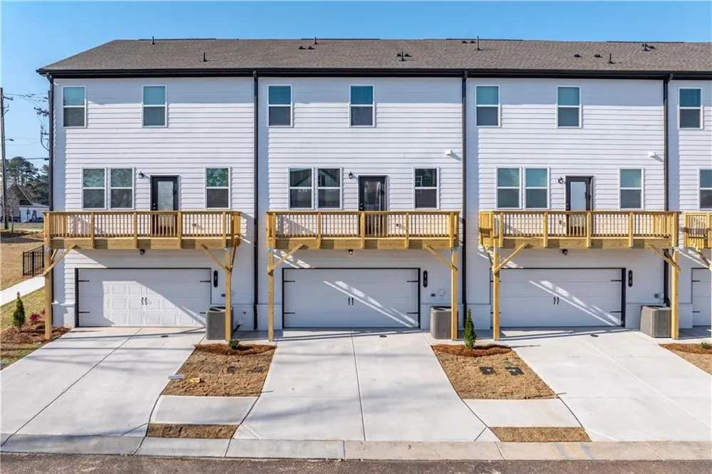 33 Constitution Avenue Pendergrass, GA 30567