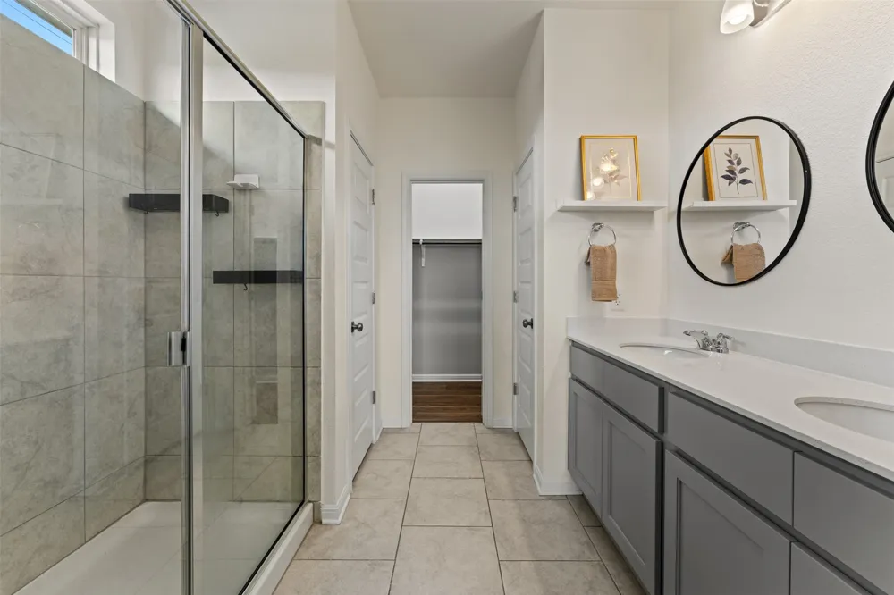 105 Kellys Heroes Way Jarrell, TX 76537