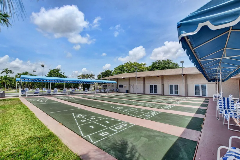 705 Lori Drive #110 Palm Springs, FL 33461
