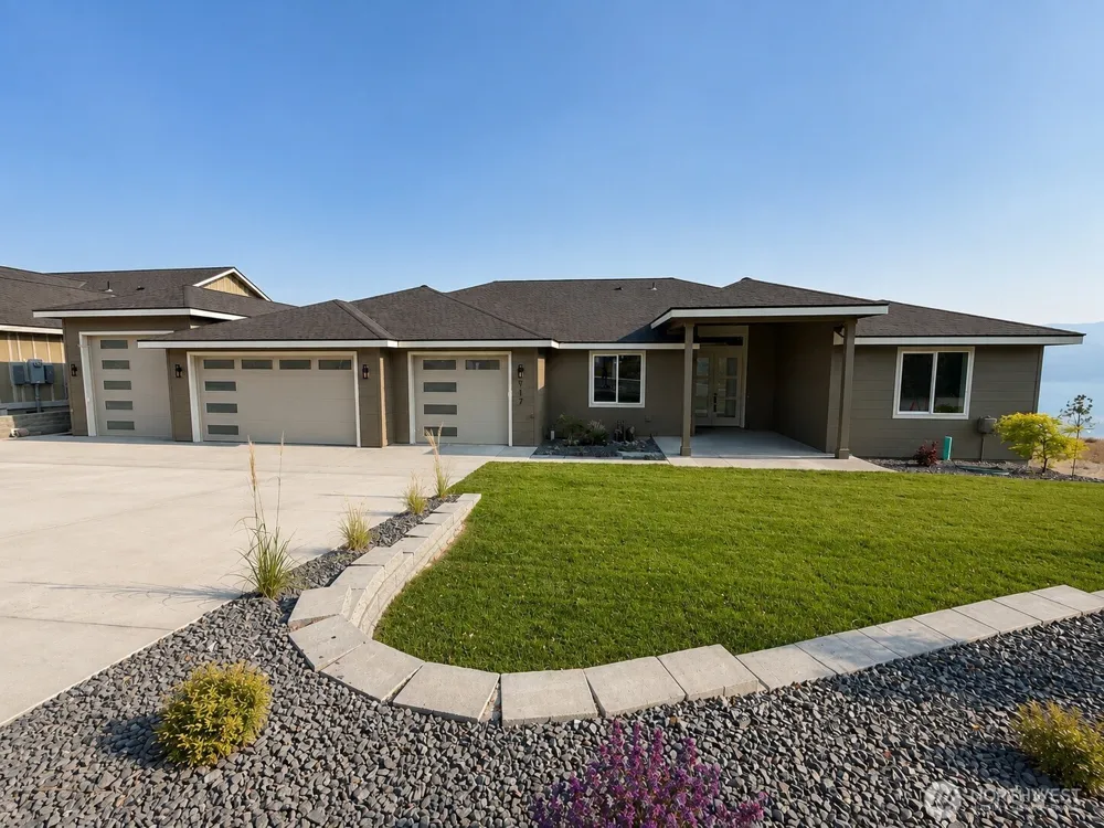 917 Long Drive Chelan, WA 98816