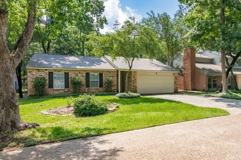 6 Basal Briar Court