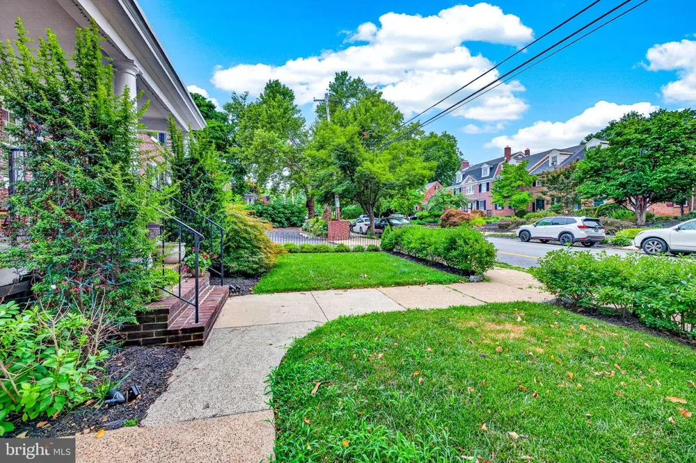 1110 BROOM STREET Wilmington, DE 19806