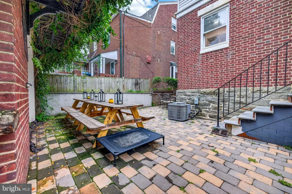 1110 BROOM STREET Wilmington, DE 19806