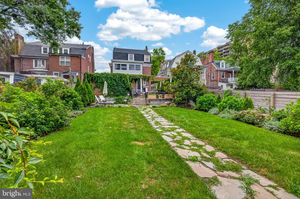 1110 BROOM STREET Wilmington, DE 19806