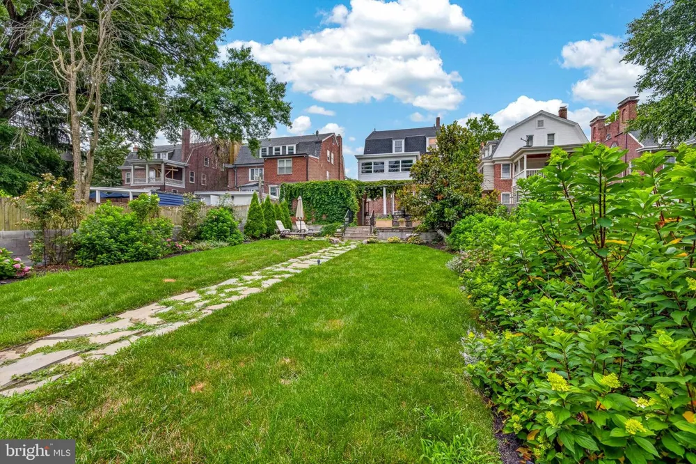 1110 BROOM STREET Wilmington, DE 19806