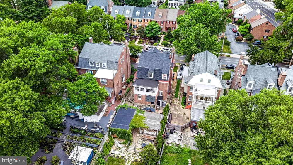 1110 BROOM STREET Wilmington, DE 19806
