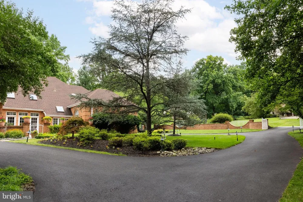 1733 STOCTON ROAD Meadowbrook, PA 19046
