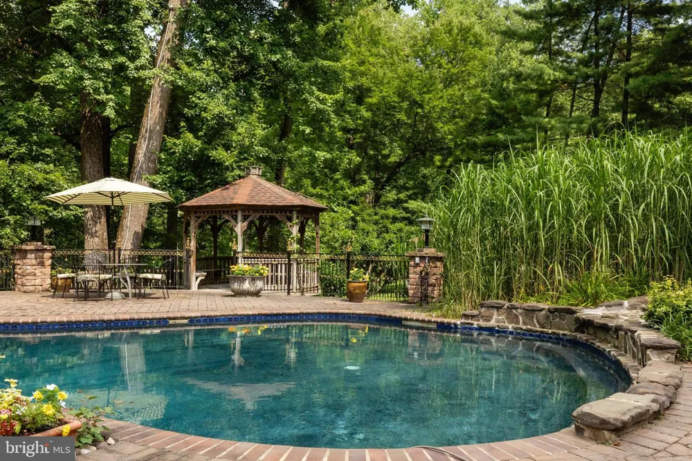 1733 STOCTON ROAD Meadowbrook, PA 19046