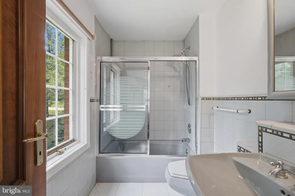1733 STOCTON ROAD Meadowbrook, PA 19046