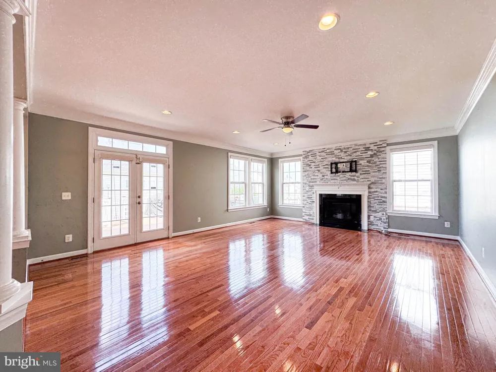 22827 OAKGROVE ROAD Sterling, VA 20166