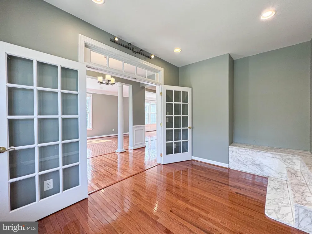 22827 OAKGROVE ROAD Sterling, VA 20166