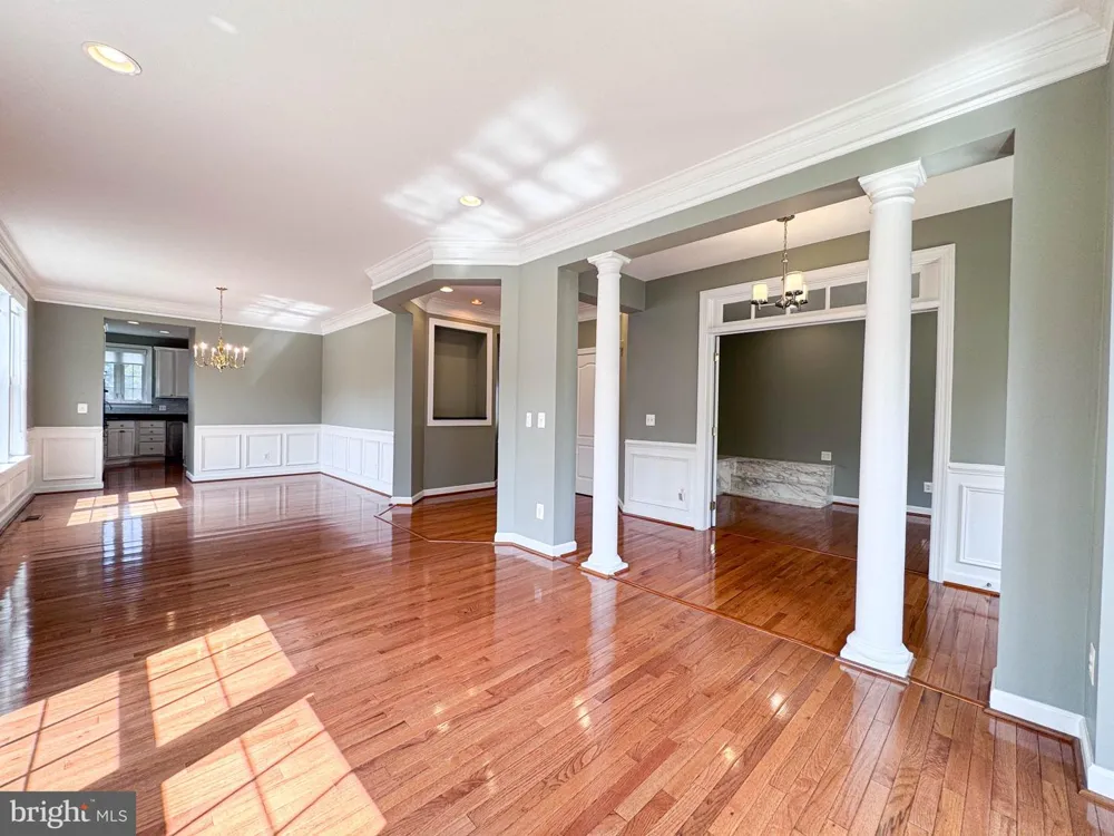 22827 OAKGROVE ROAD Sterling, VA 20166