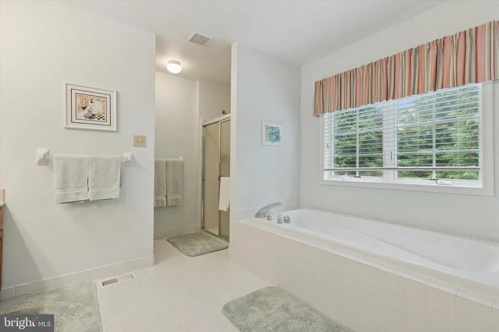 21 KERRY LANE Malvern, PA 19355