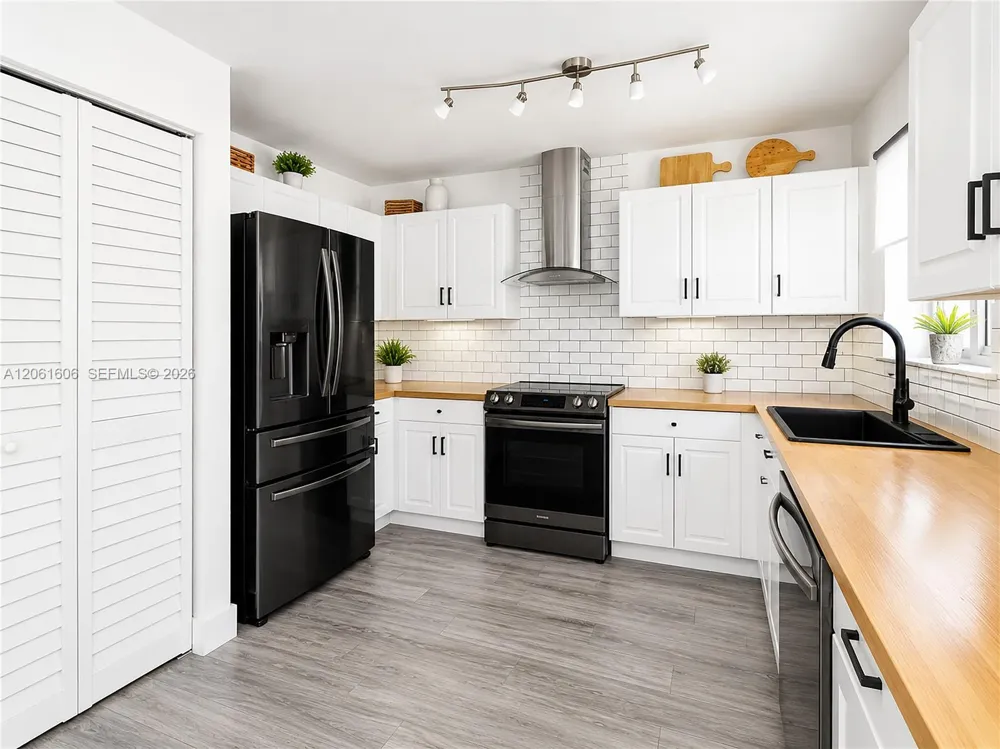 9002 SW 212th Ter Cutler Bay, FL 33189
