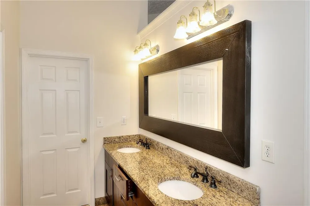 5386 Haverford Mill Cove Lilburn, GA 30047