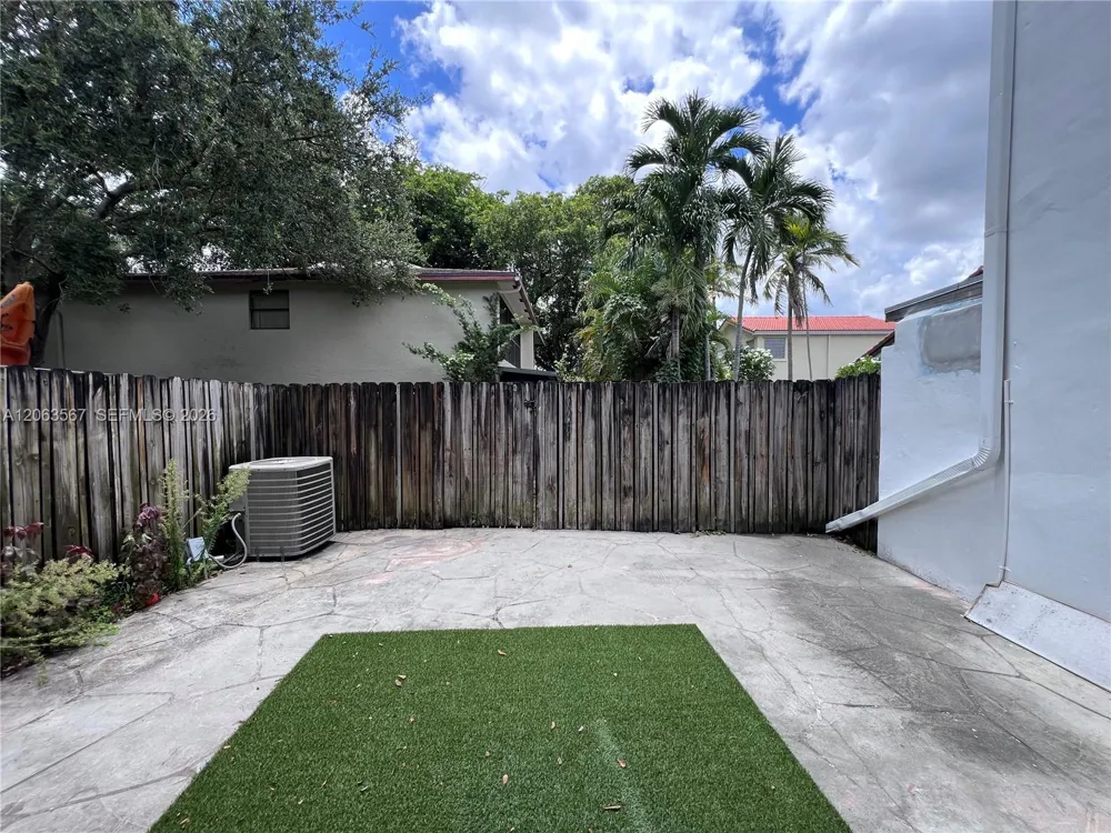 2750 34th Ave #9D Hollywood, FL 33021