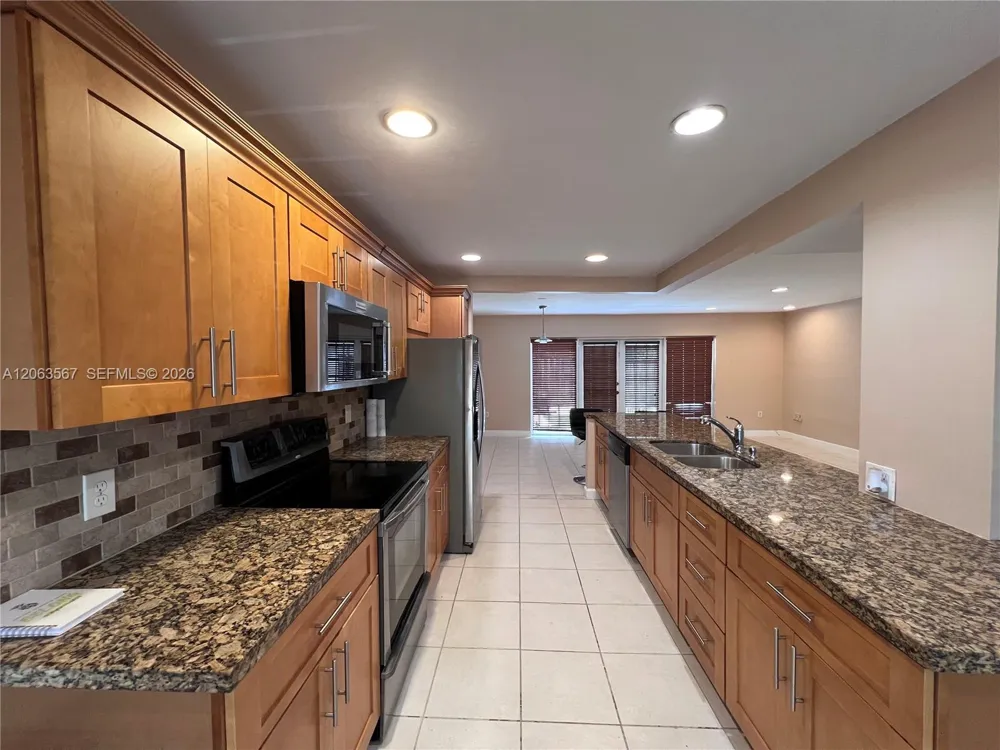 2750 34th Ave #9D Hollywood, FL 33021