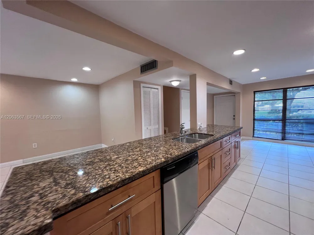 2750 34th Ave #9D Hollywood, FL 33021