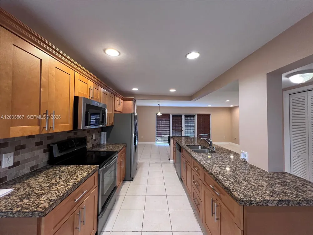 2750 34th Ave #9D Hollywood, FL 33021