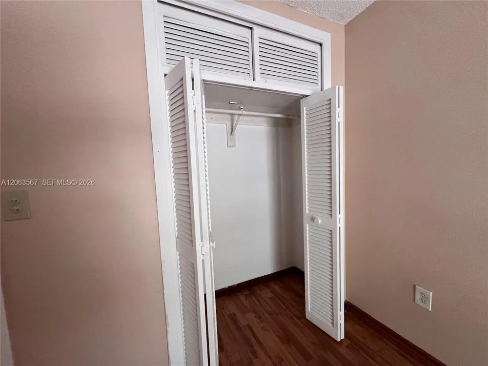 2750 34th Ave #9D Hollywood, FL 33021
