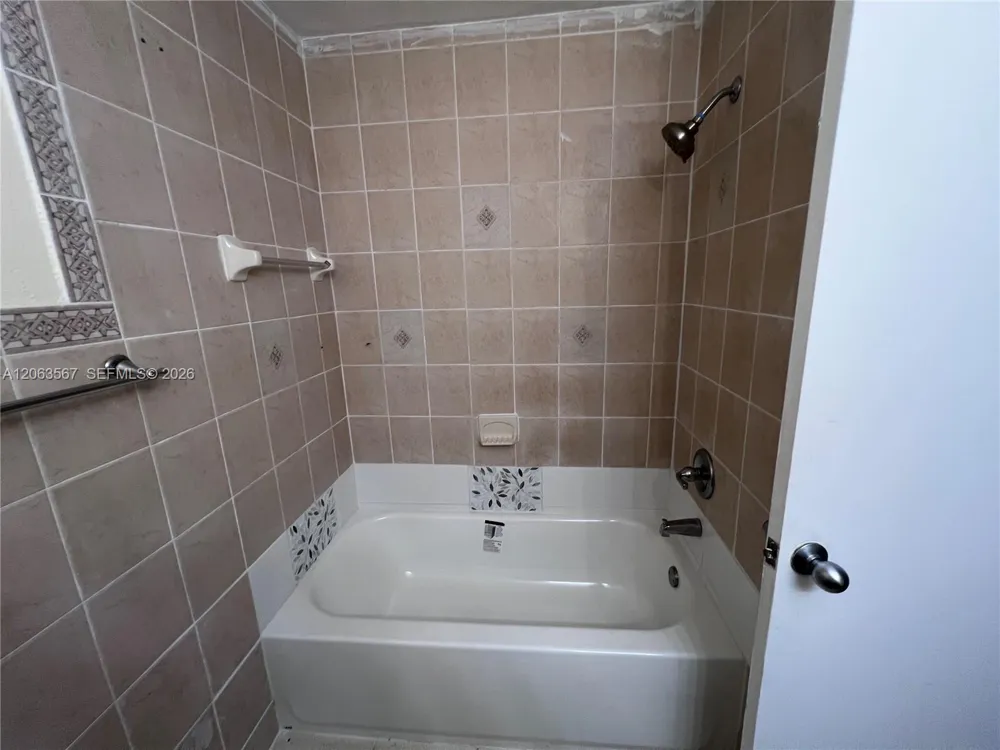 2750 34th Ave #9D Hollywood, FL 33021