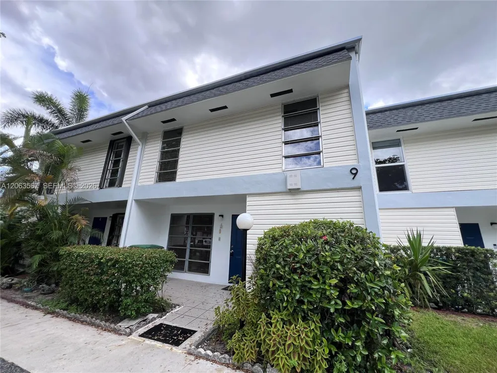 2750 34th Ave #9D Hollywood, FL 33021