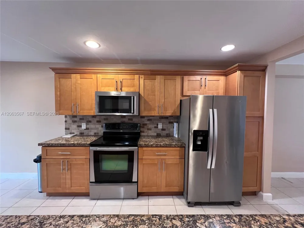2750 34th Ave #9D Hollywood, FL 33021