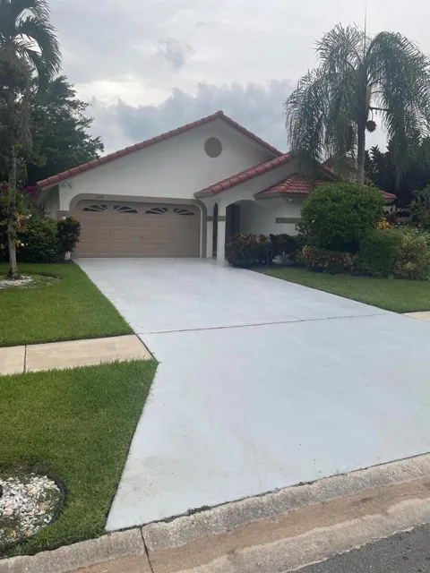 10215 CAMELBACK LANE