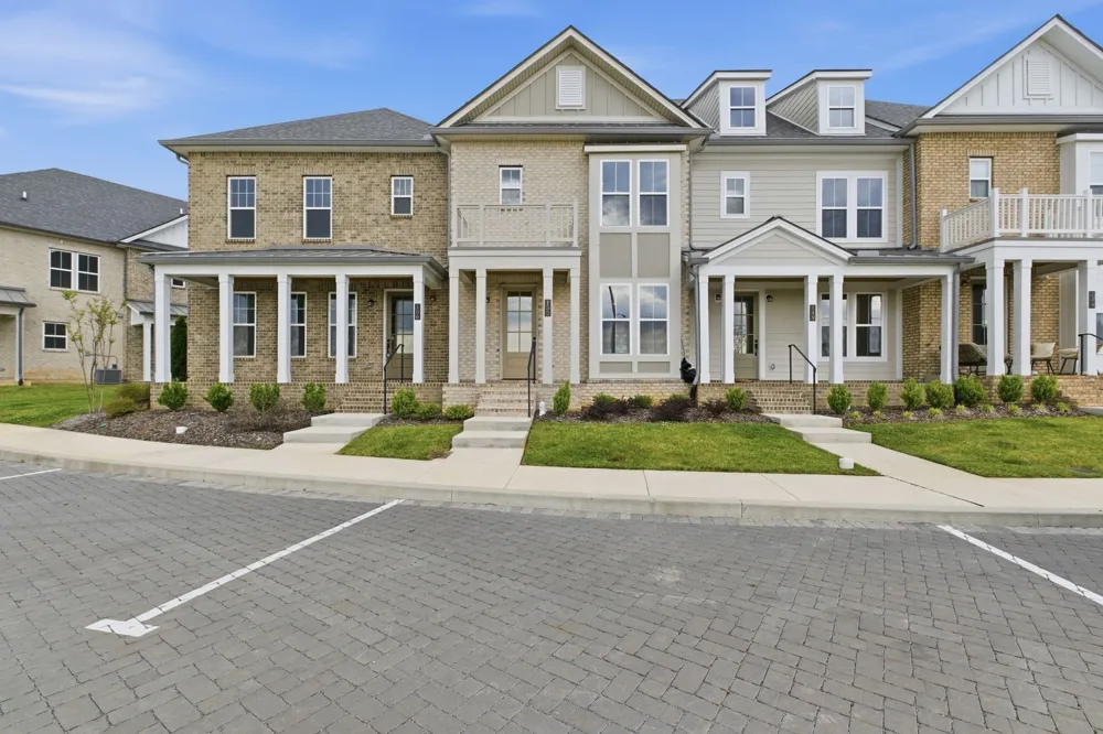 152 Nearwater Place Hendersonville, TN 37075