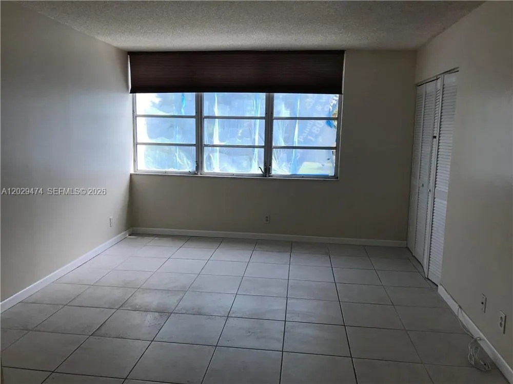 7081 Environ Blvd #242 Lauderhill, FL 33319