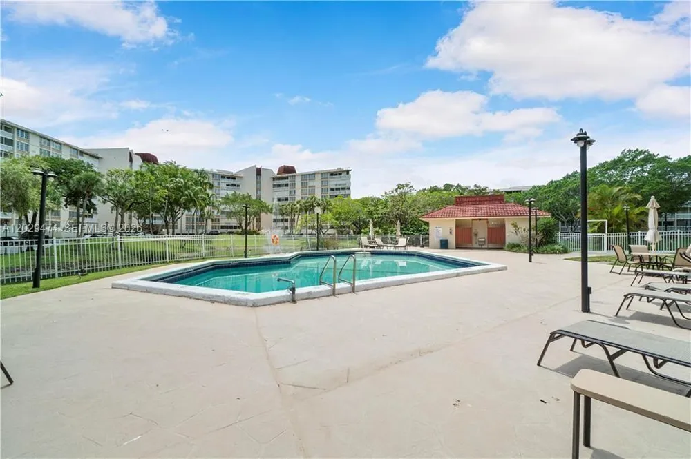 7081 Environ Blvd #242 Lauderhill, FL 33319