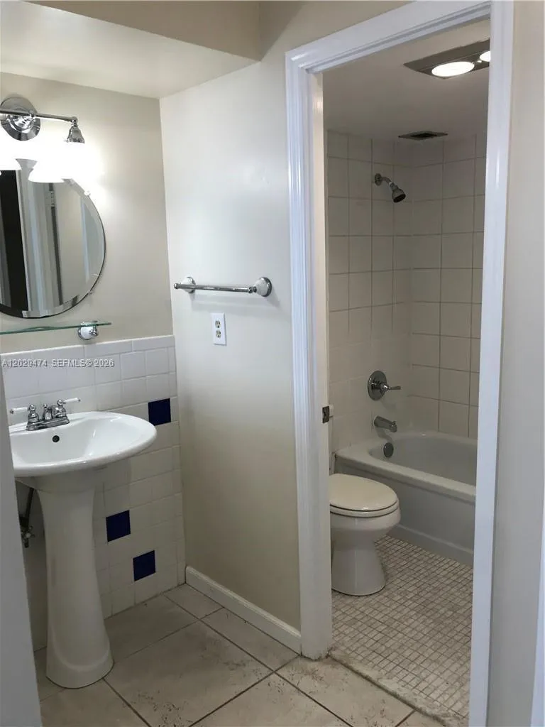 7081 Environ Blvd #242 Lauderhill, FL 33319