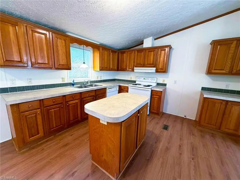 1042 Wells Creek Road Madison, NC 27025