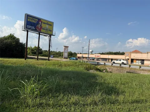 Veterans Memorial Dr