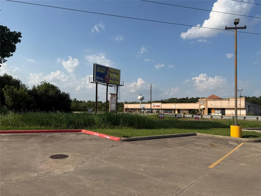 Veterans Memorial Dr Houston, TX 77066