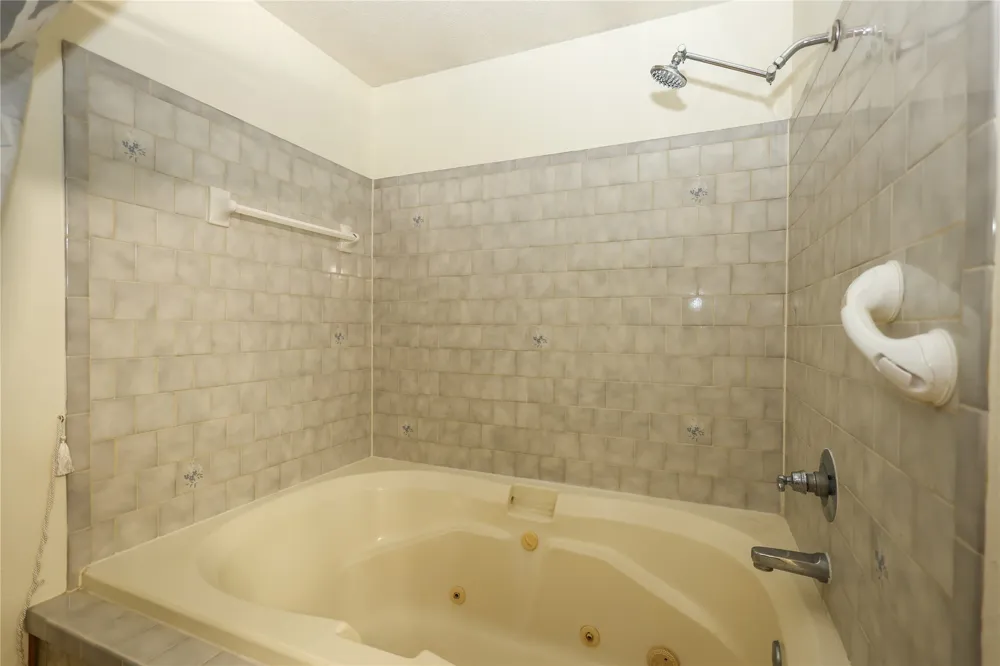 2030 Castle Rock Drive Sulphur, OK 73086