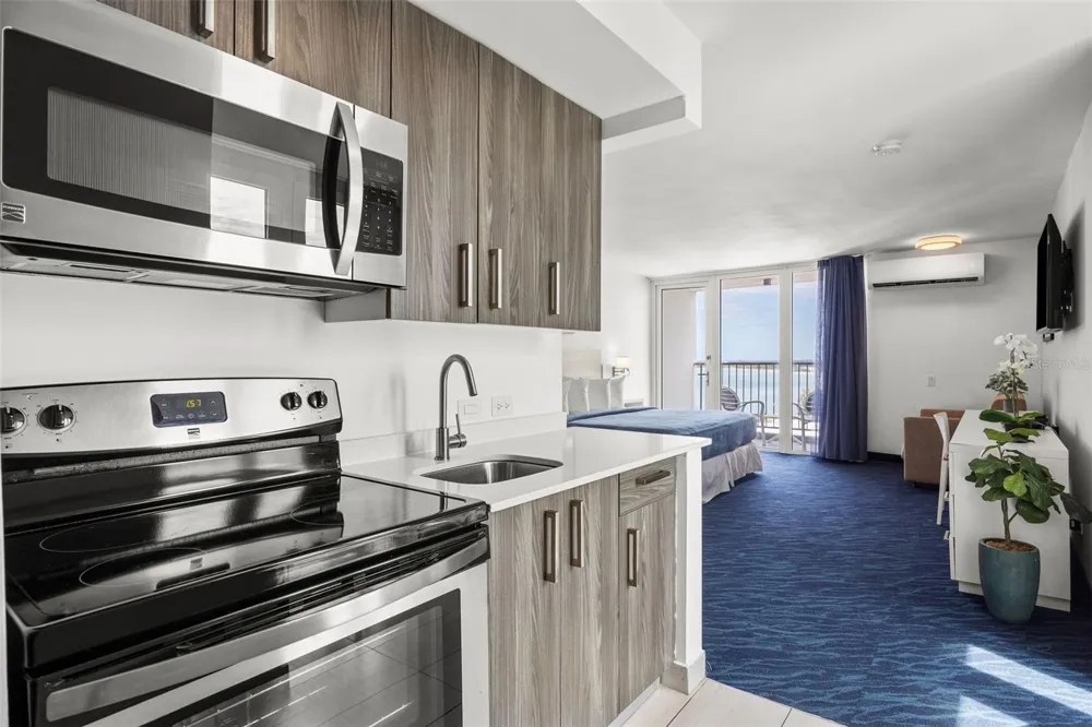 6165 ISLA VERDE AVE. #1550 Carolina, PR 00979