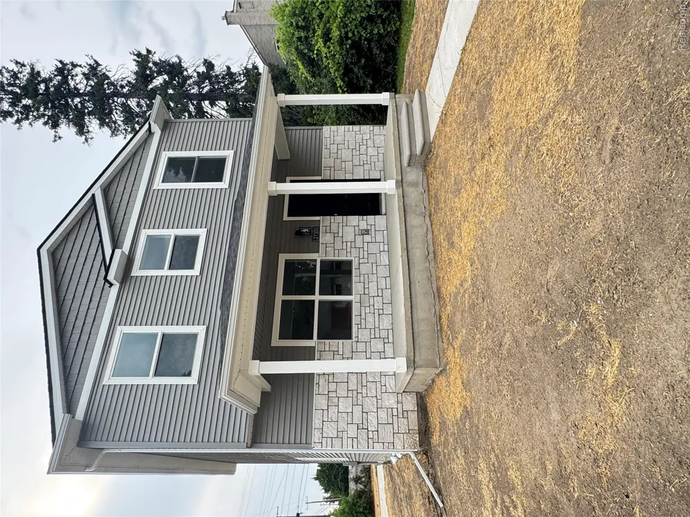 27305 GROVELAND AVENUE Madison Heights City, MI 48071